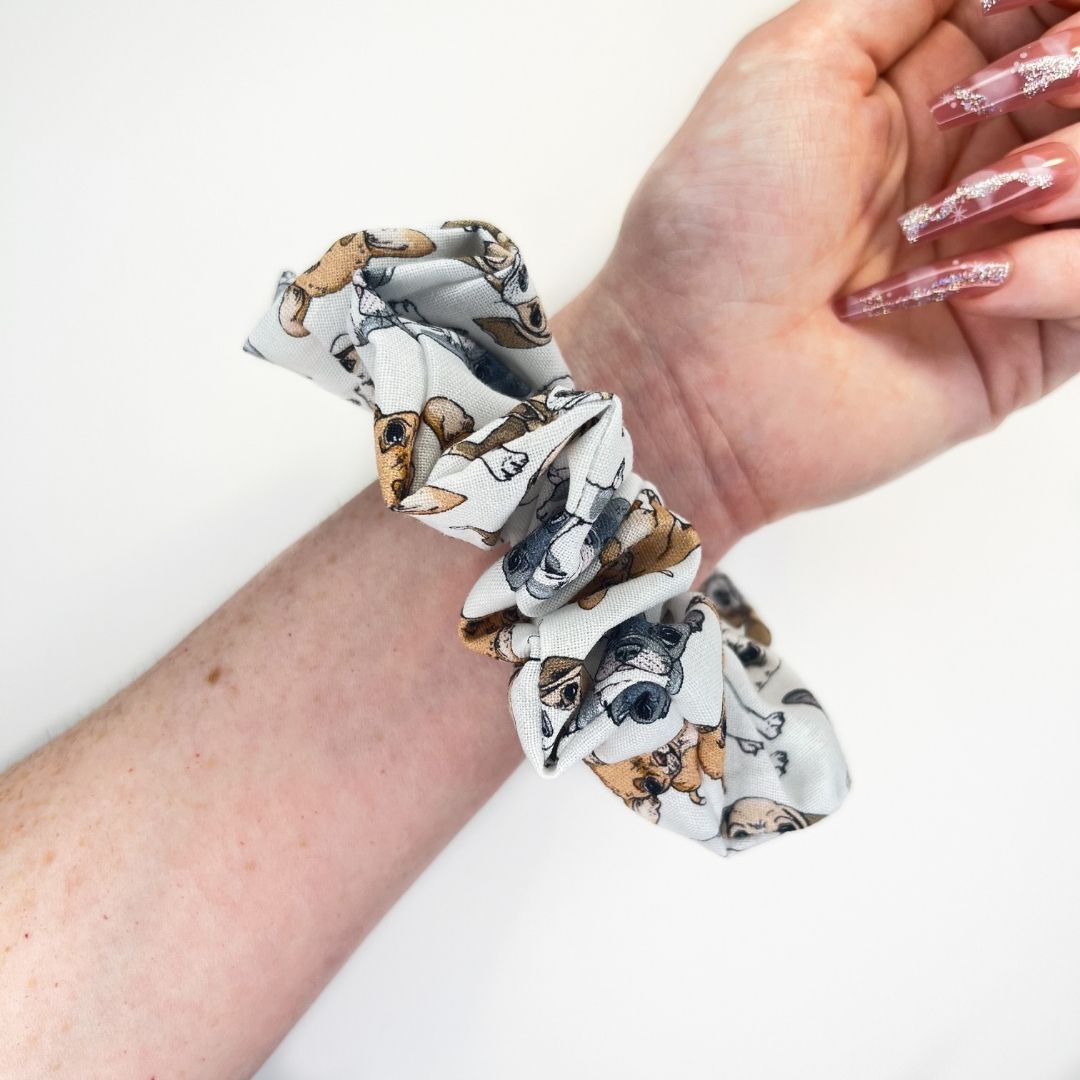 Dog scrunchie