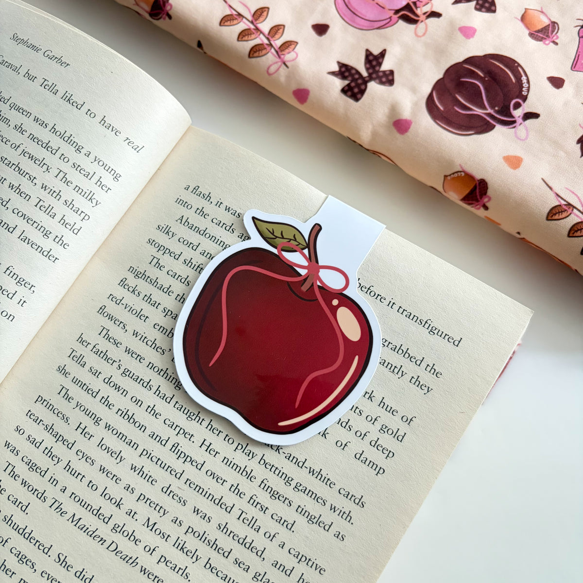 Apple Magnetic Bookmark